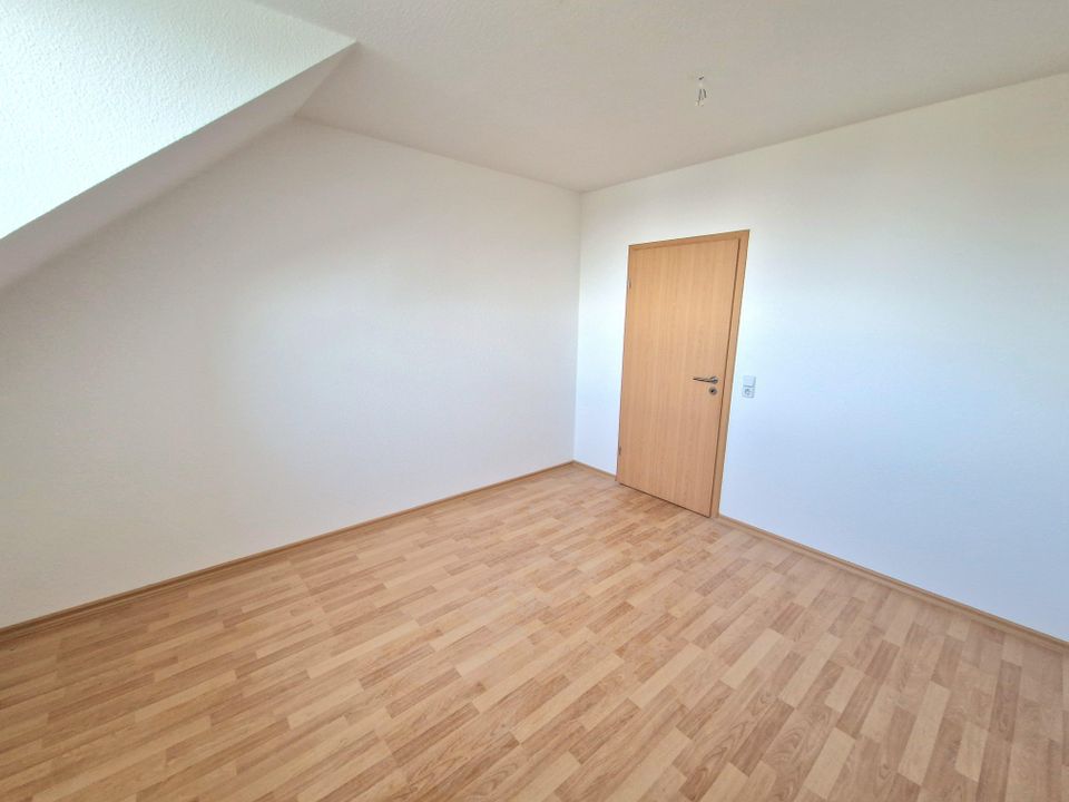 Gemütliche 2-Raum-Dachgeschosswohnung -nahe Sachsenallee- in Chemnitz