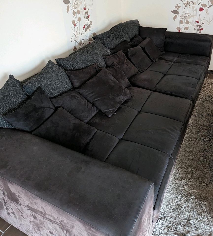 Schwarzes Sofa in Nauort