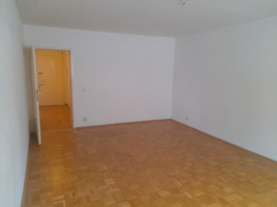 Helle 2-Zimmer Wohnung mit Loggia Süd Ausrichtung in Hannover