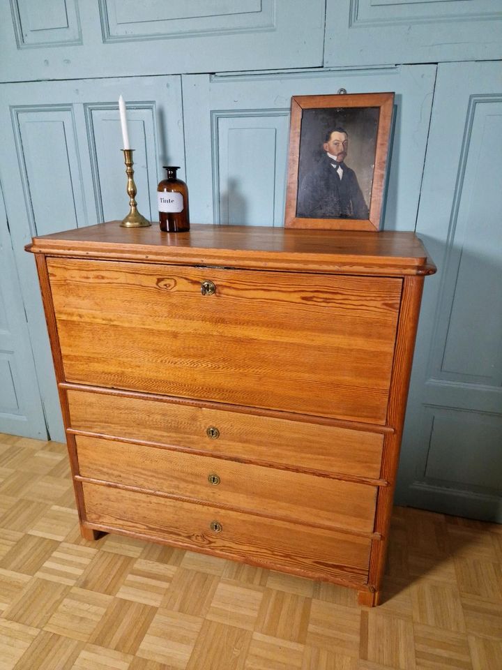 Biedermeier,Weichholz,Sekretär,Antik,Alt,Schreibtisch,Schrank,rar in Grambow (b Schwerin, Meckl)