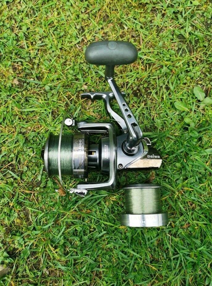 Daiwa Emcast 5000 + Ersatzspule Angelrolle Karpfenrolle Carp TOP! in Bad Bentheim