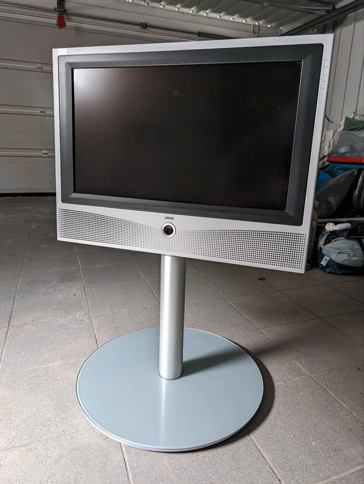 Löwe TV Ständer - Flat TV F-Stand 3 in Grasbrunn