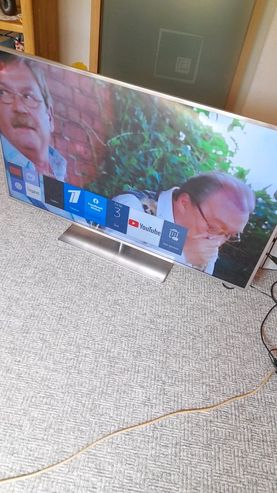 55 Zoll Smart-TV, 4K UHD Samsung mit Fehler ! in Bremen