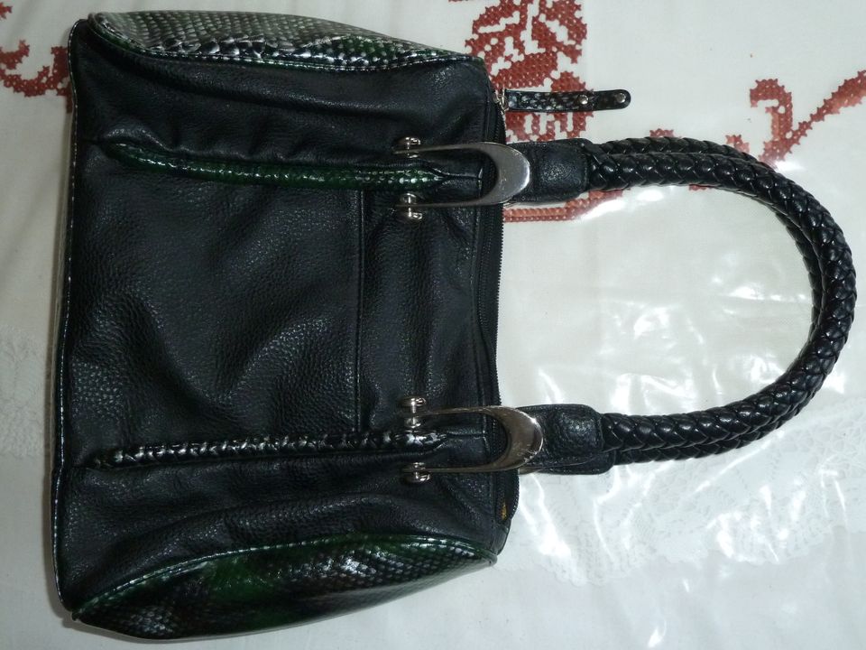 Damen Handtasche CAREN PFLEGER schwarz 31x21,5x7,5 neuwertig in Greding