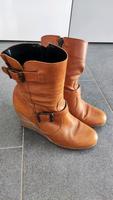 Keilstieflette Cognac 39 Frankfurt am Main - Sachsenhausen Vorschau