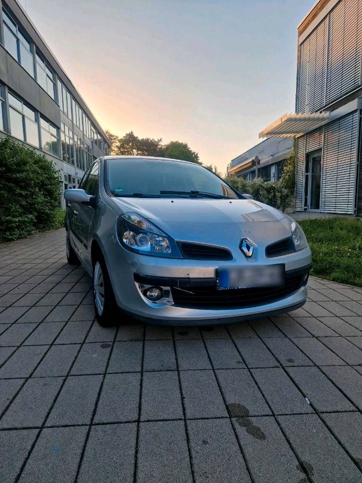 Renault clio 3  1.6 Liter  88ps in Markgröningen