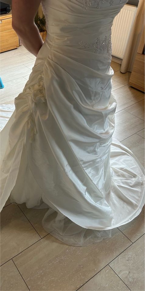 Hochzeitskleid Größe 40 Ivory A Linie in Bielefeld
