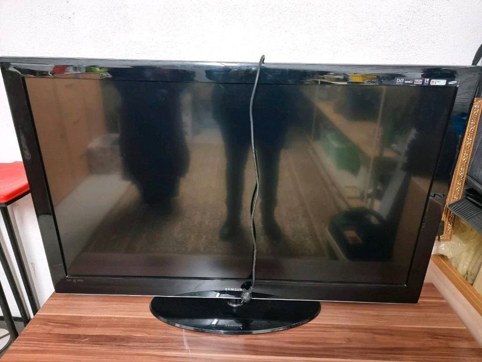 Samsung 52 Zoll Ferseher TV in Stuttgart