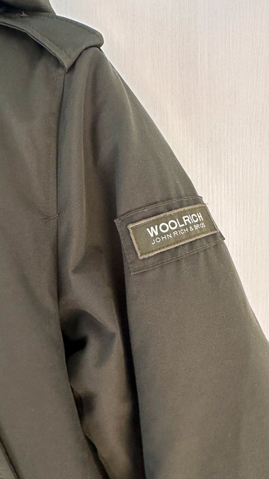 Woolrich Herren Polar Bomber-Daunenjacke dunkelgrün in Eisingen