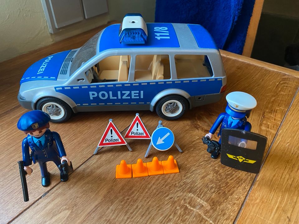 Playmobil Polizei Hubschrauber,Boot,Mannschaftswagen,Einsatzwagen in Maintal