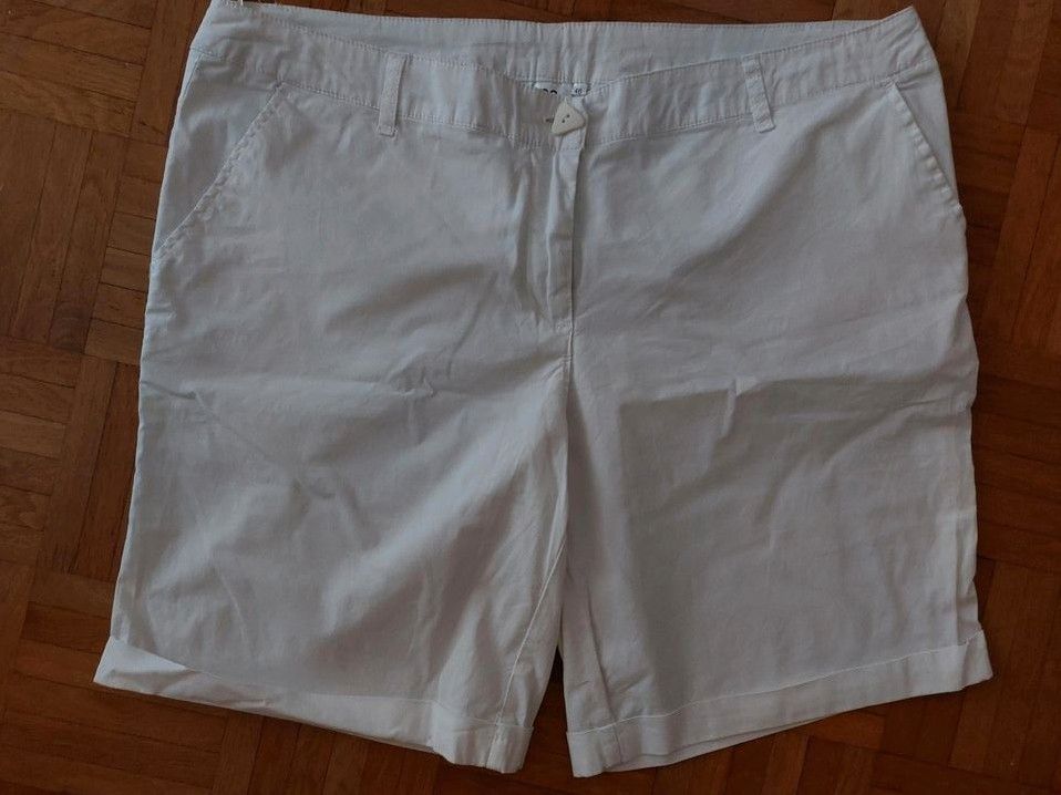 Damen Shorts in Garbsen