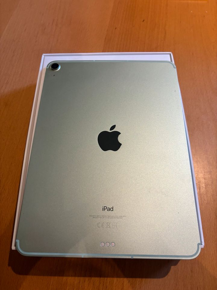 Apple iPad Air 4. Generation Wi-Fi + Cellular 64 gb grün in Teuchern