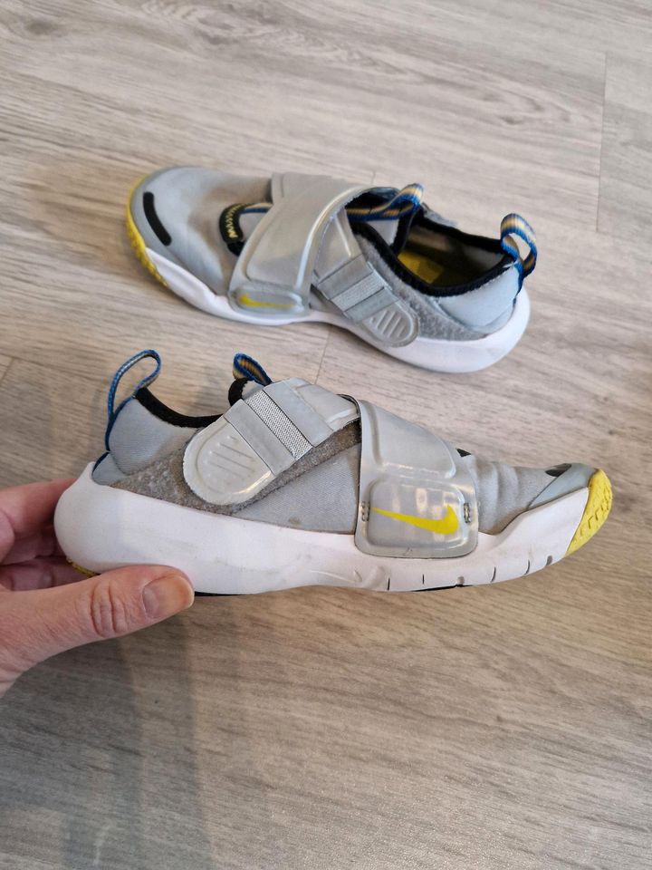 Nike Schuhe Gr. 31 in Wolfen