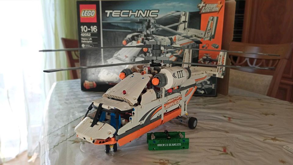 Lego Technik 42052 Lastenhubschrauber mit Power-Funktion in Brieselang