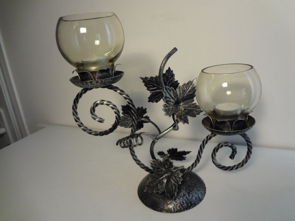 Wunderbarer Vintage Kerzenleuchter Metall mit Weinlaub 2 flammig in Linden