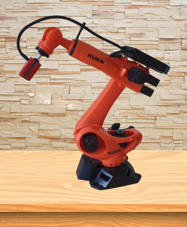 Roboter Modell KUKA Fanuc 1:10 Geschenk Jubiläum in Hepberg