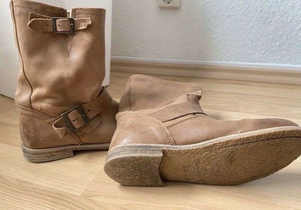 Buffalo Stiefel/Boots/Schuhe Gr.38 echtes Leder braun in Hessen - Bad  Schwalbach | eBay Kleinanzeigen ist jetzt Kleinanzeigen