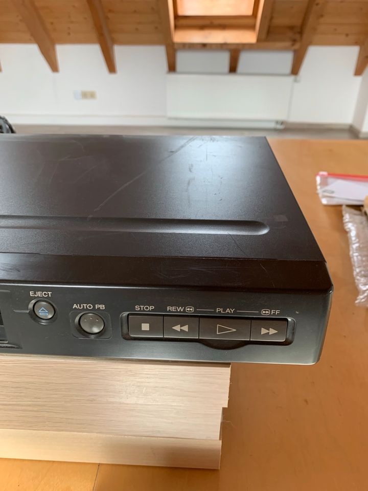 Video 8 / Hi 8 Sony EV-P300E in Wiesbaden