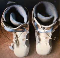 Damen Boots  mit Snowboard u Bindungen Nordrhein-Westfalen - Moers Vorschau