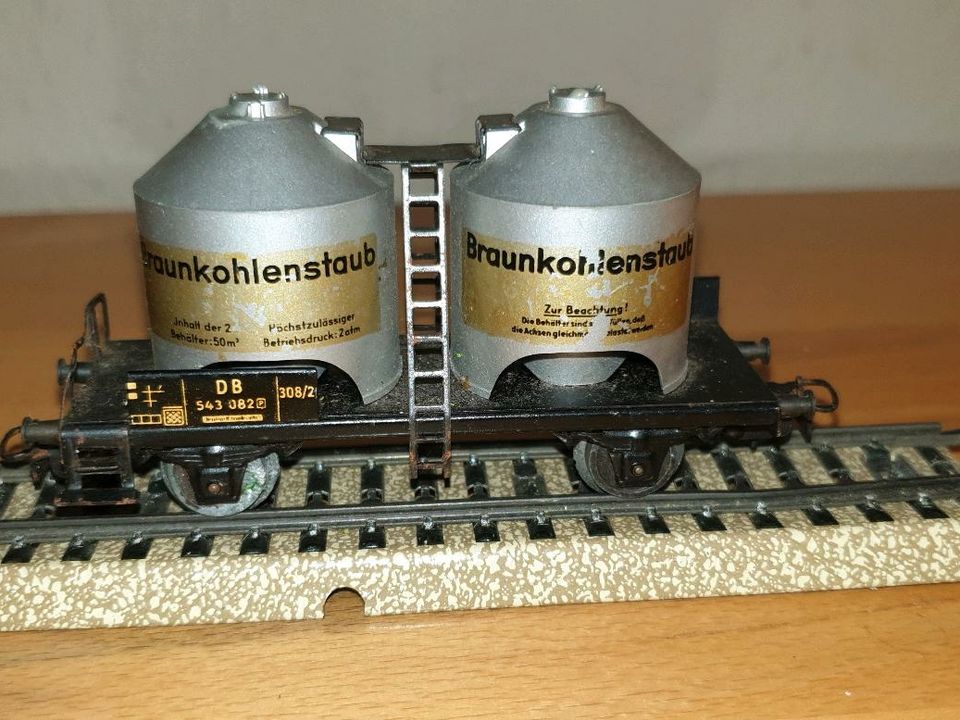 Märklin H0, 2 Waggons: Braunkohlenstaub und Kühlwagen, gebraucht in Erzhausen