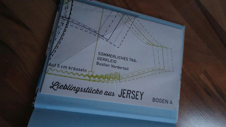 Buch Nähbuch Jersey Lieblingsstücke aus Jersey Mode fürErwachsene in Dallgow