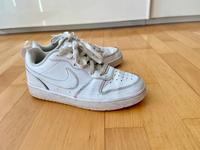 Nike Turnschuhe Trainers Sneakers Gr. 36,5 Berlin - Friedenau Vorschau