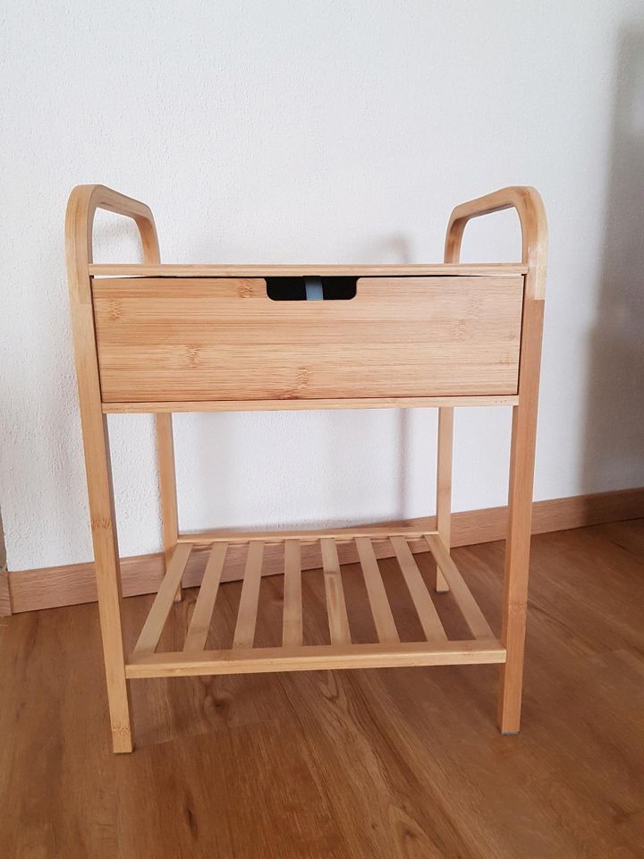 Neuer Nachtschrank /-tisch / Regal aus Bambus in Hohenwestedt