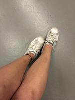 Stark getragene weiße Sneaker – nur an Liebhaber abzugeben Stuttgart - Stuttgart-Mitte Vorschau