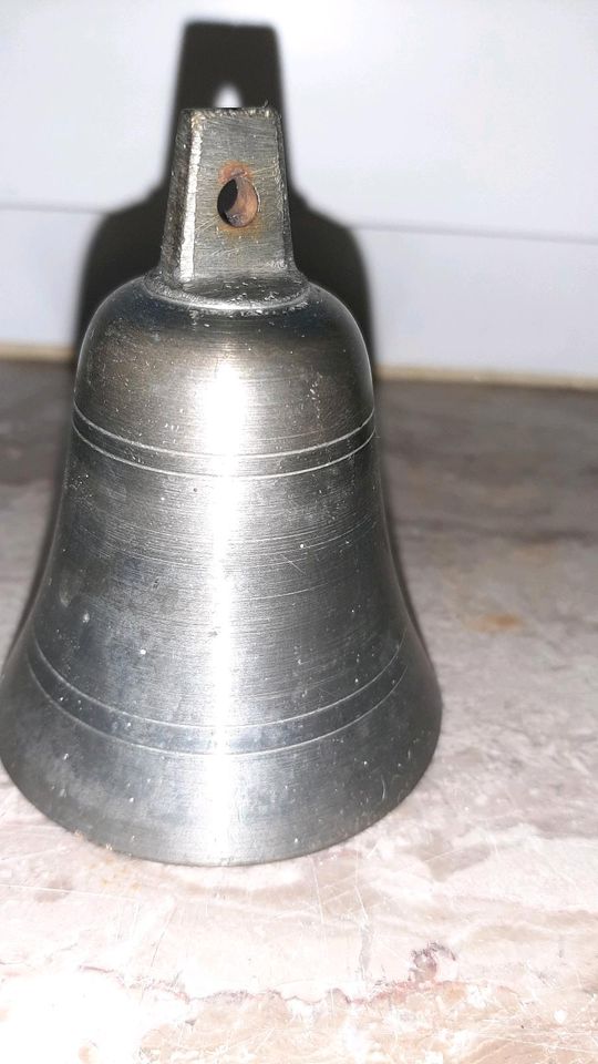 verschenke kleine Glocke in Attendorn