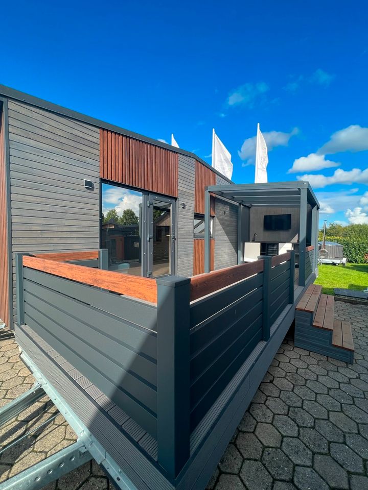 WANDERLUST Tiny House Doppelloft mit 2. Tiny Trailer als Terrasse in Tornesch