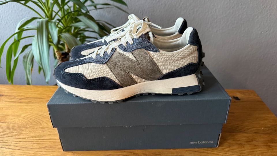 new balance 327 navy bone olive 43 in Düsseldorf