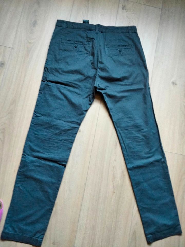 Baumwollchino Hose Slim Fit Herrn H&M Gr.32 grau sehr gut in Radegast