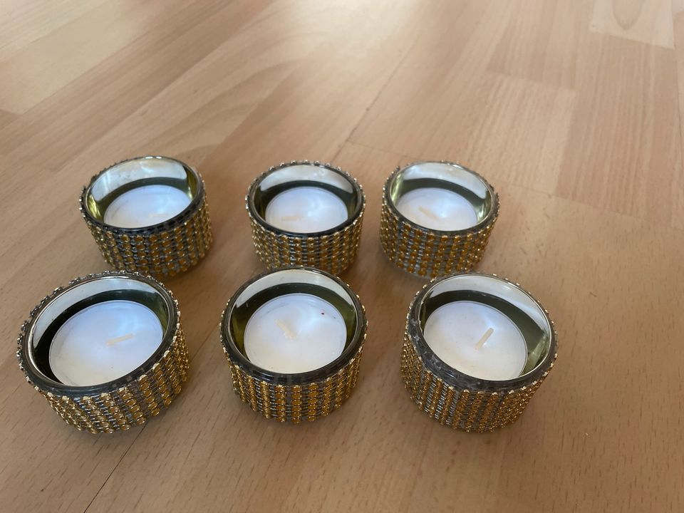 6 schöne Teelichter mit goldverziertem Gläschen in Monheim am Rhein