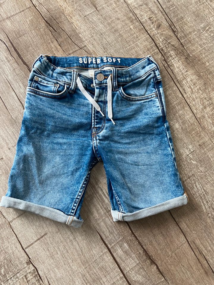 4er Set Jeansshorts Gr. 122 in Königsbrück