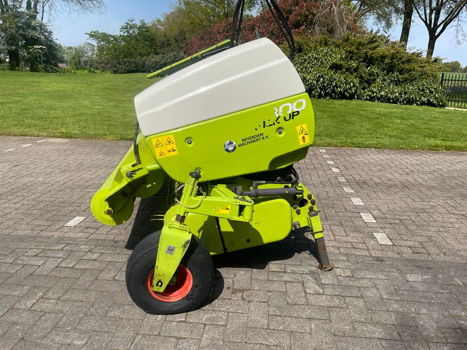 Claas Pick Up 300 in Uelsen