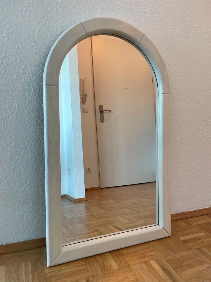 Spiegel weiß in Heiligenhafen 