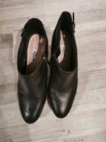 Clarks Hochfrontpumps Gr. 39,5  schwarz Essen - Essen-Kray Vorschau