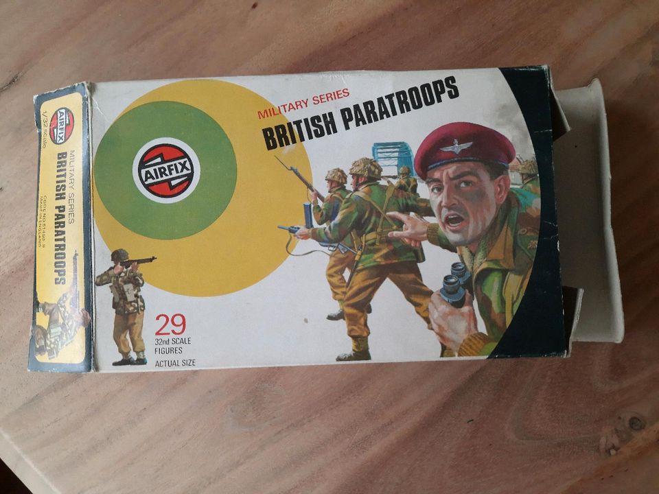 Soldaten Figuren/Airfix 1:32 British Paratroops in Lindhorst