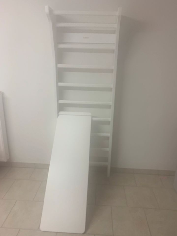 Fitwood TAIMI MINI Sprossenwand + Rutschrampe weiß wie NEU in Verl