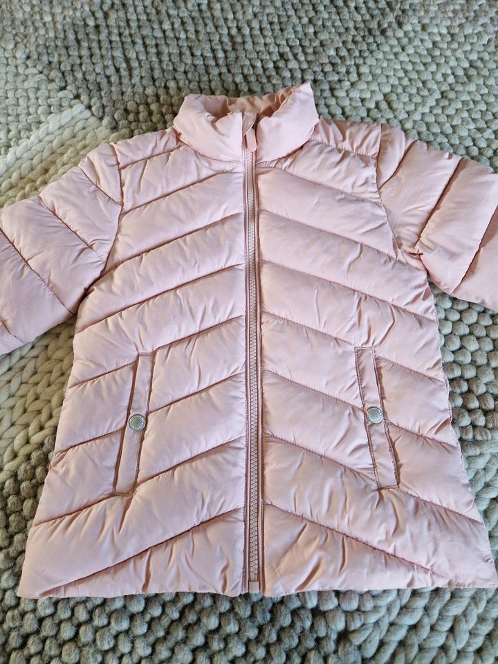 Mädchen Steppjacke, Übergangsjacke rosa in Größe 128 in Rantrum