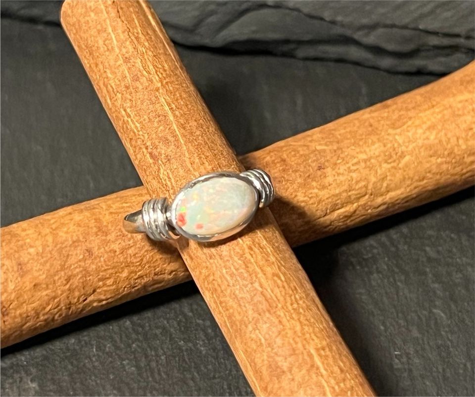 Ring 585 (14ct.) Weißgold mit Opal Goldschmuck Gold T1072 in Berlin