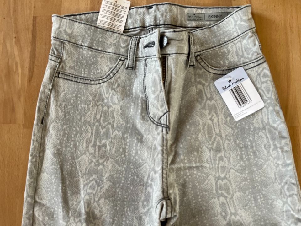 NEU Skinny Sommer Stretch Jeans Animal Print Gr. 36 in Horb am Neckar