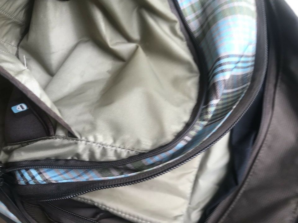 Schulrucksack Dakine, groß in Lindlar