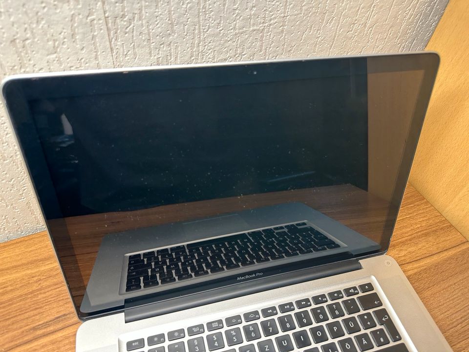 MacBook Pro 15Zoll ✅ Ende 2011 i7 8GB RAM ✅ 240GB SSD in Öhringen