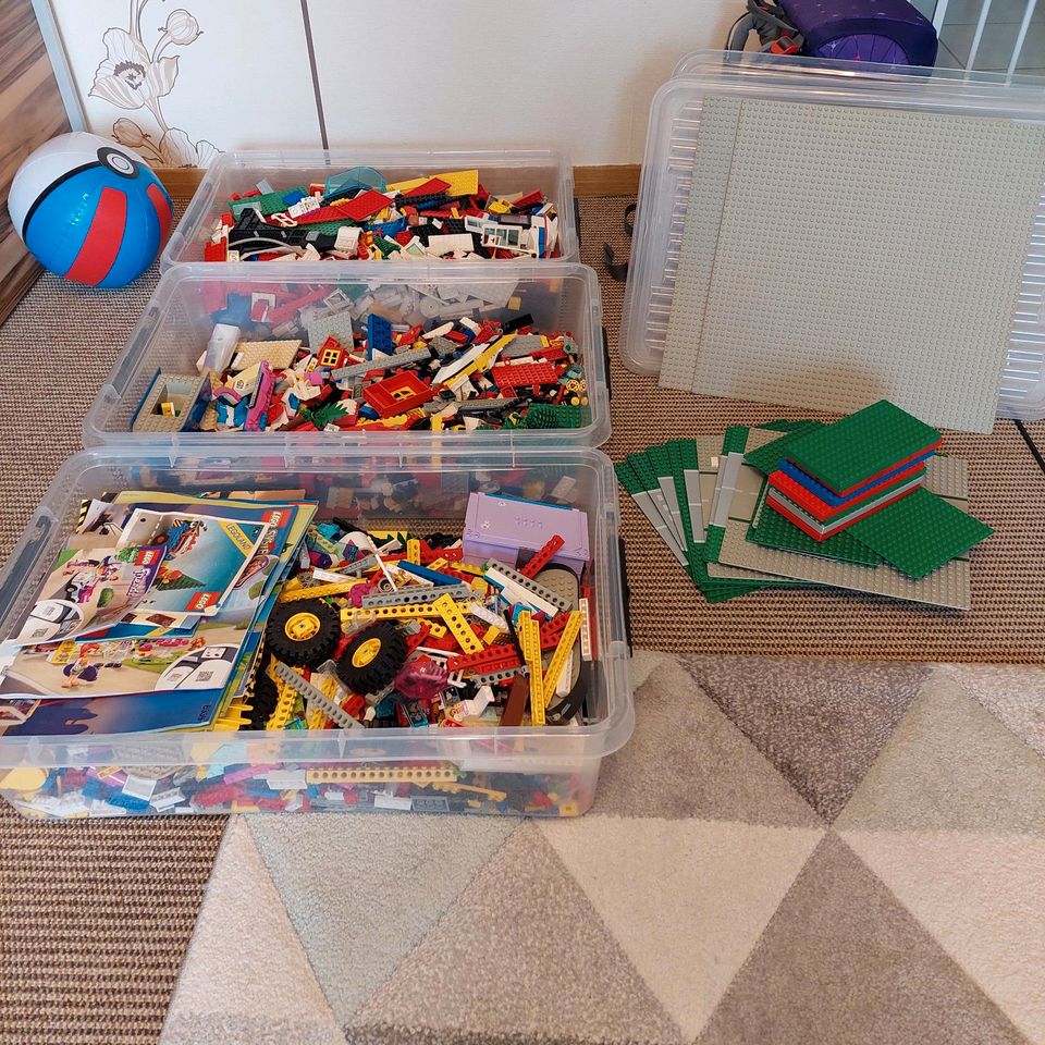 3 Kisten voll Lego, mit vielen Bauanleitungen u. Platten, sauber in Waltrop