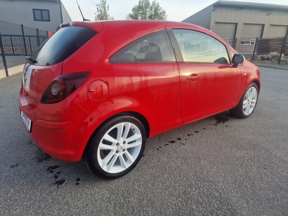 Opel Corsa D 1.4 Color Edition TÜV NEU! in Bad Wünnenberg