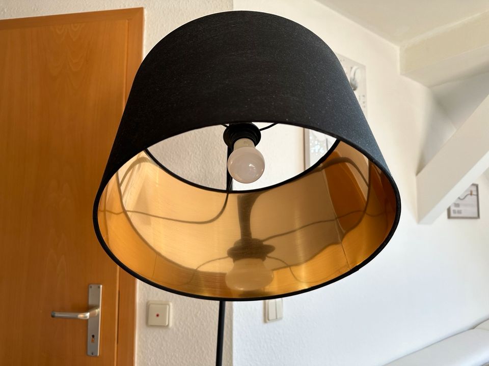 my home Stehlampe Stehleuchte schwarz-goldfarben in Leipzig