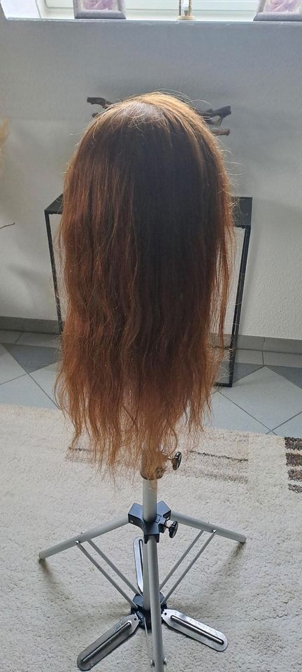 Friseur Übungskopf Frisierkopf inkl. Ständer/Stativ in Saterland