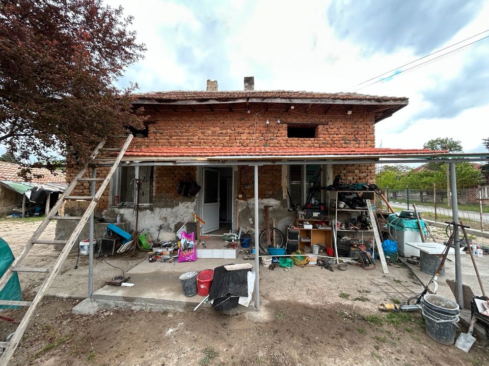 Kleines teils saniertes Haus + Bergblick in Muselievo - Bulgarien in Wiesbaden