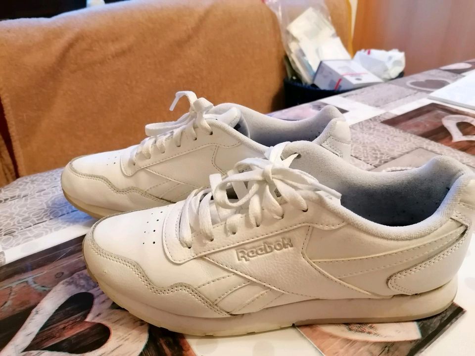 Reebok Turnschuhe in Erkenbrechtsweiler